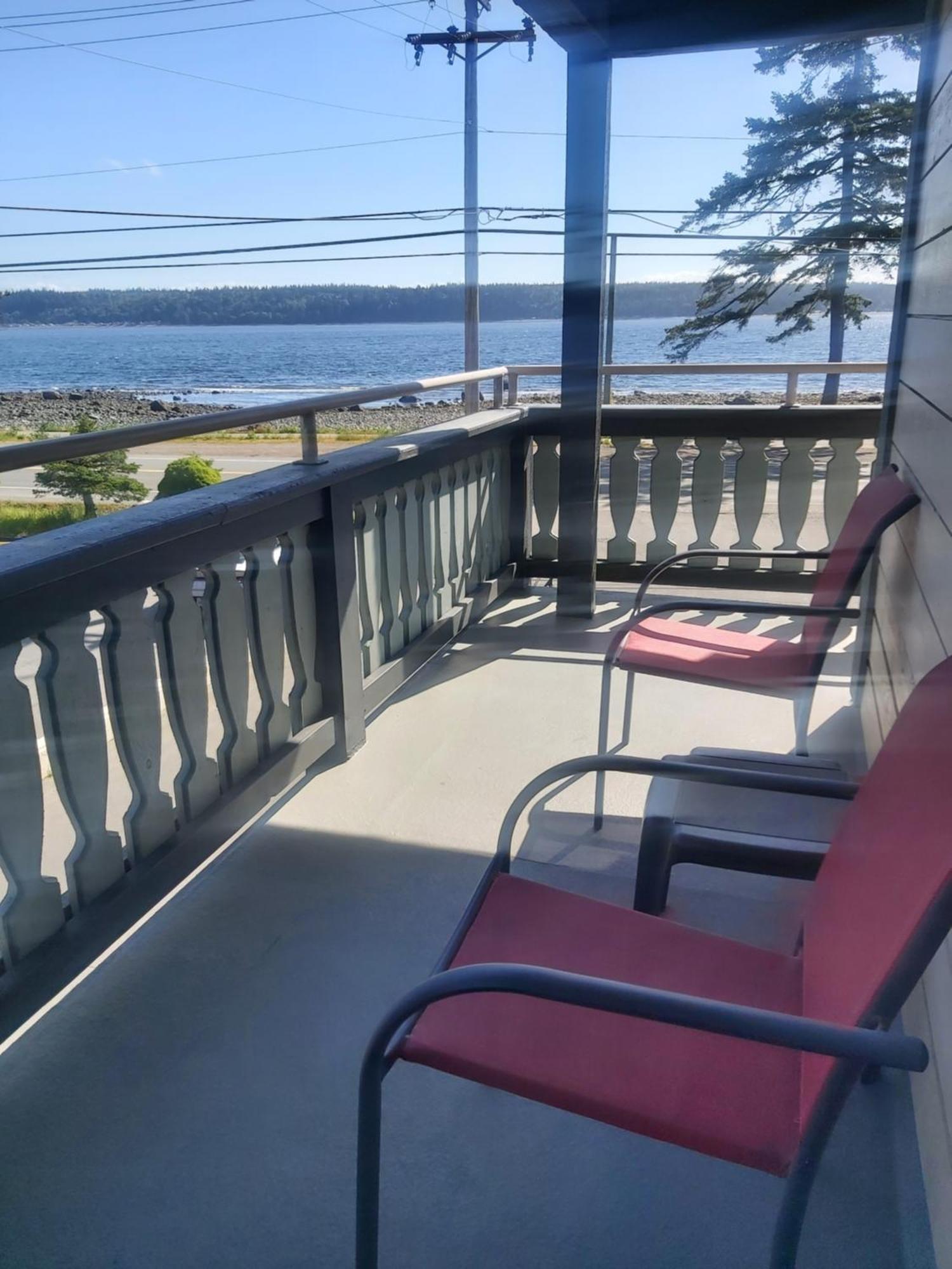 Heron'S Landing Hotel Campbell River Exterior photo